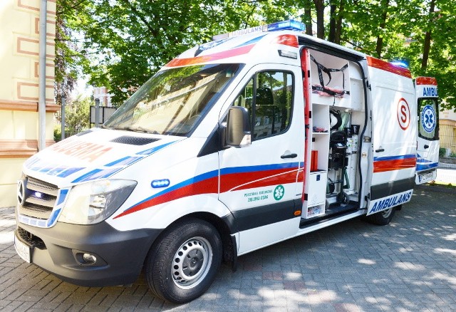 Dwa nowe ambulanse już obsługują mieszkańców regionu.