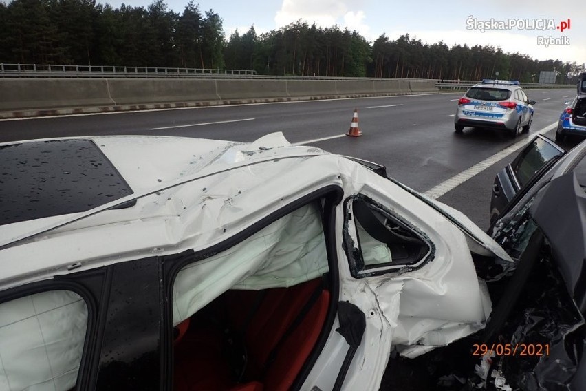 Śmiertelny wypadek na autostradzie A1 między węzłąmi Rybnik...