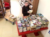 Mieszkanka Stalowej Woli podarowała bibliotece aż 400 książek!