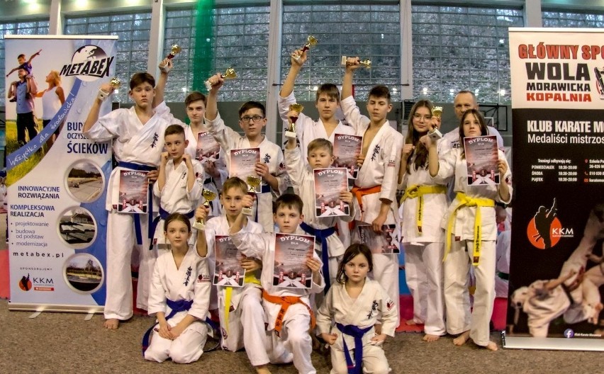 Reprezentacja Klubu Karate Morawica wywalczyła łącznie 9...