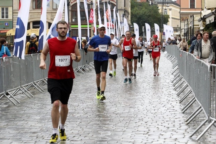 Maraton Wrocław - ZDJĘCIA - zawodnicy z numerami 1801 - 2000