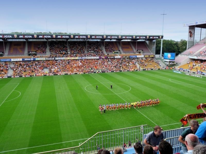 Lens. Stadion: Stade Bollaert-Delelis. Pojemność: 38 223