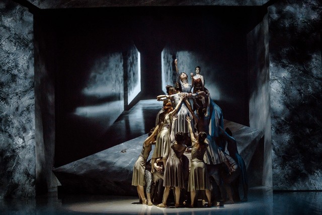 "Requiem d-moll" W.A. Mozarta w choreografii Jacka Tyskiego. Premiera na deskach Opery Śląskiej odbyła się w marcu 2021 r.