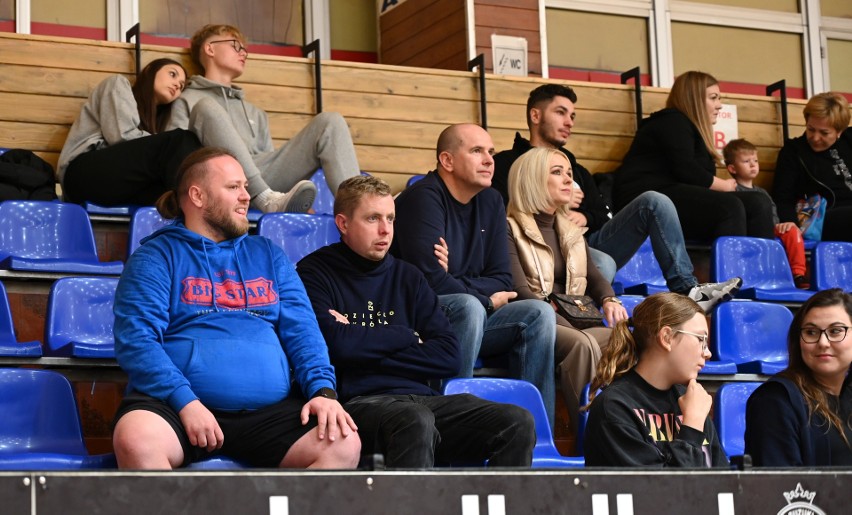 Byliście na meczu Suzuki Korona Handball Kielce z UKS Dziewiątką Legnica w Lidze Centralnej piłkarek ręcznych? Szukajcie się na zdjęciach