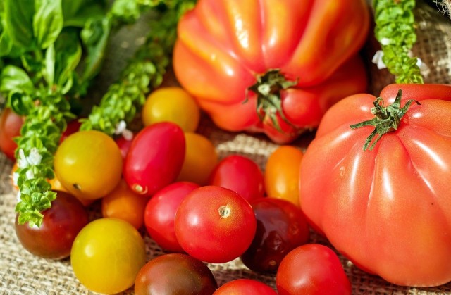 Końcówka sezonu na świeże pomidory, to doskonały czas, żeby zrobić z nich pyszne i zdrowe przetwory.