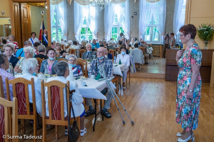 Światowy Dzień Inwalidy 2021 w Stargardzie. Seniorzy spotkali się w Domu Kultury Kolejarza. ZDJĘCIA