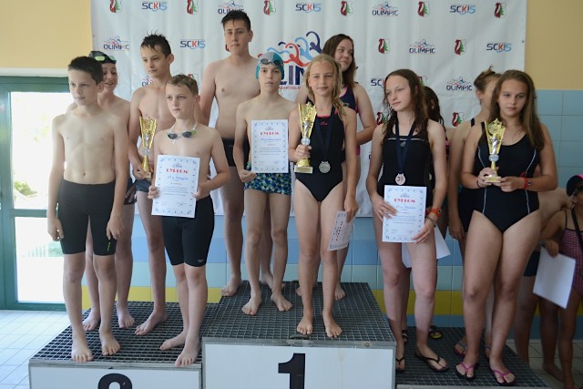 Oto najlepsi pływacy mistrzostw, które odbyły się w Strawczynku.