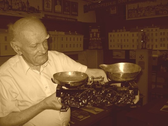Aleksander Sawicki w 1997 roku założył Społeczny Komitet Ratowania Zabytków Radomia z siedzibą w Radomiu.