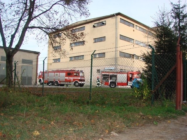 Poznańska straż pożarna otrzymała informację o zadymieniu budynku przy ul. Przemysłowej w Murowanej Goślinie.