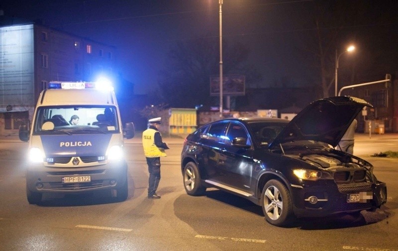 Groźny wypadek dwóch aut marki BMW na skrzyżowaniu Lutomierskiej i Zachodniej! [FILM, zdjęcia]