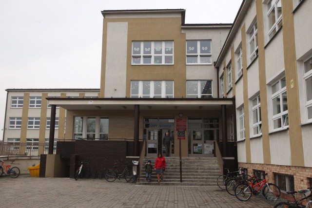 Szkoła przy Żonkilowej: Dyrektorka złożyła rezygnację