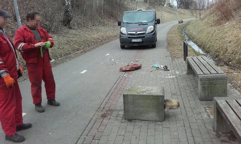 Ktoś zniszczył elementy znajdujące się przy trasie rowerowej...