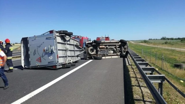 Dwie osoby trafiły do szpitala po tym jak w pobliżu Nowego Dworu pomiędzy Toruniem a Grudziądzem na autostradzie A1 Dwa wypadki na autostradzie A1 - 20.06.2018