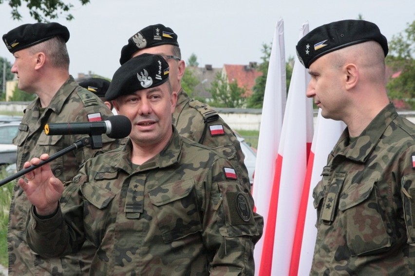 Uczestników rajdu pożegnał m.in. pułkownik Zenon Brzuszko,...