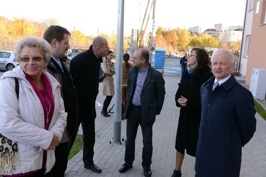 W poniedziałek, 26.10.2015 r. pierwsi lokatorzy odebrali...