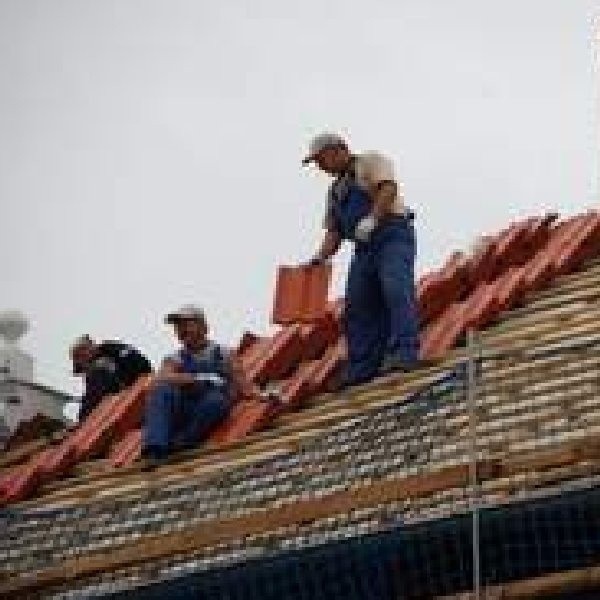 Remont dachu należy zgłosić w starostwie co najmniej miesiąc przed planowanym terminem wykonania robót.