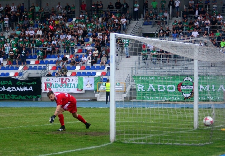 Radomiak Radom pokonał u siebie Olimpię Elbląg 4:0.