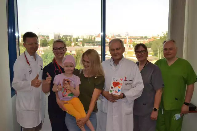 Pięcioletnia Aurelka jest pierwszą pacjentką, u której lekarze z Kliniki Pediatrii, Hematologii i Onkologii ze Szpitala Uniwersyteckiego nr 1 im. Jurasza w Bydgoszczy, zastosowali terapię CAR-T.