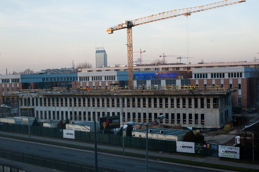 Kraków. Na Zabłociu rośnie budynek dla studentów medycyny [ZDJĘCIA]