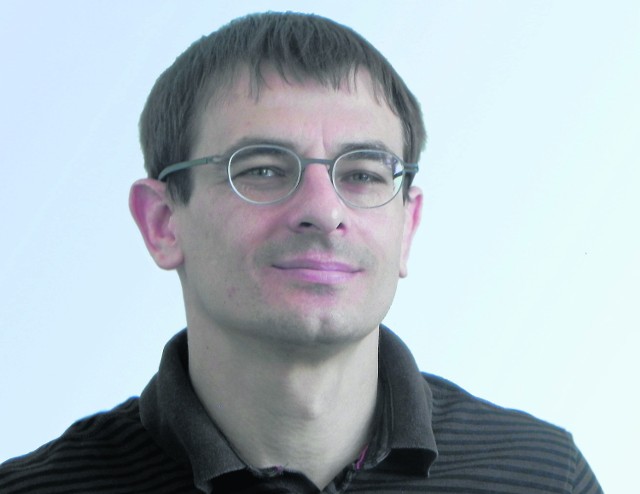 Prof. Wiesław Baryła jest psychologiem społecznym. Pracuje na Uniwersytecie Humanistycznospołecznym SWPS
