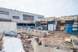 Poznań: Remont pawilonów handlowo-usługowych na Świcie za 20 mln zł. Sprawdź, jak postępują prace [ZDJĘCIA]