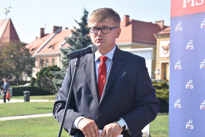 PiS przedstawił Jarosława Mrozka jako kandydata na urząd...