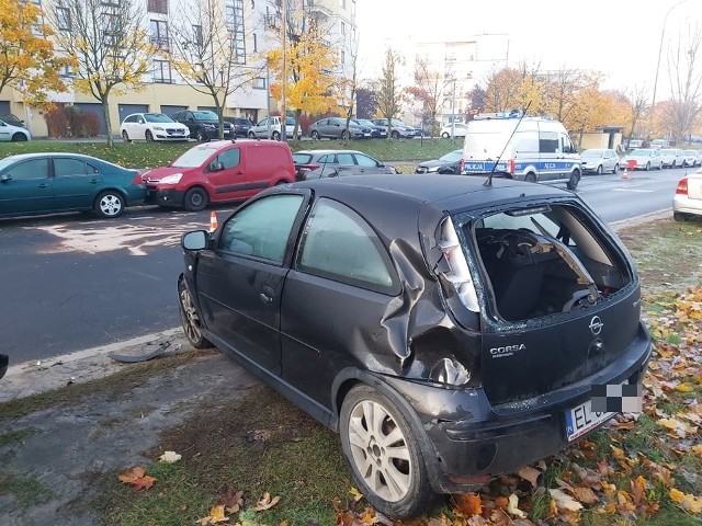 -Okazało się także, że mężczyzna chwilę przed wypadkiem na ul. Zachodniej spowodował kolizję na ul. Ceglanej. Opel wjechał w zaparkowany samochód - informuje Jadwiga Czyż z WRD KMP w Łodzi.ZOBACZ ZDJĘCIA 