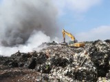 Składowisko odpadów paliło się od piątku, a dym truł mieszkańców! To największy pożar od lat 