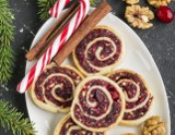 Ciasta na Wigilię i Boże Narodzenie: cynamonowe bułeczki z żurawiną i orzechami włoskimi [PRZEPIS]