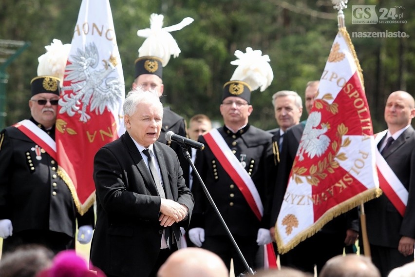 Terminal LNG w Świnoujściu od soboty nosi im. Lecha...