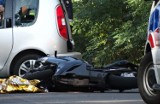 Wypadek motocykla i samochodu osobowego pod Sątopami k. Nowego Tomyśla. Lądował śmigłowiec LPR. Motocyklista zmarł w szpitalu [ZDJĘCIA]