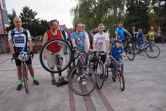 W protezie na rowerze: Kamil Misztal wyruszył już w trasę