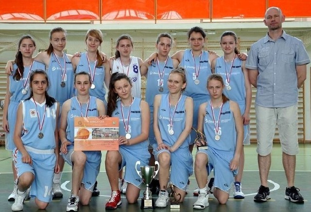 Koszykarki ostrołęckiej Unii Basket podczas turnieju w Łomży.