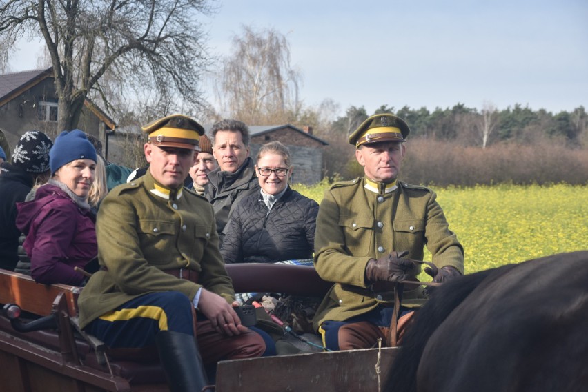 Konny przejazd miał bardzo patriotyczny charakter.