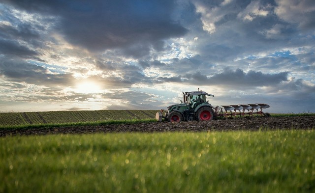 Program Agroenergia jest skierowany do gospodarstw rolnych oraz rolników indywidualnych prowadzących działalność rolniczą dłużej niż rok