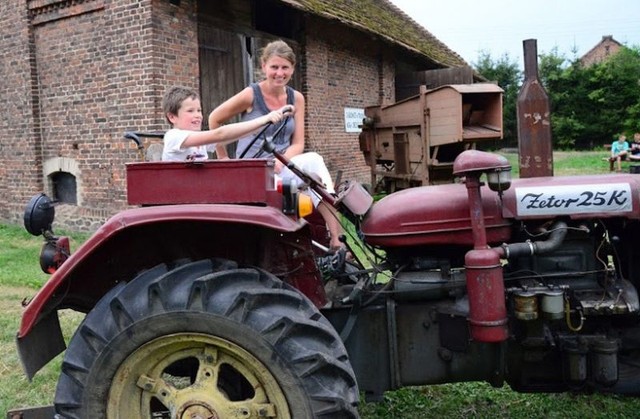 Kobiety na traktory, czyli akcja dożynkowa  w Jaśkowicach!Do castingu zgłosiło się aż 40 mieszkanek gminy Byczyna.