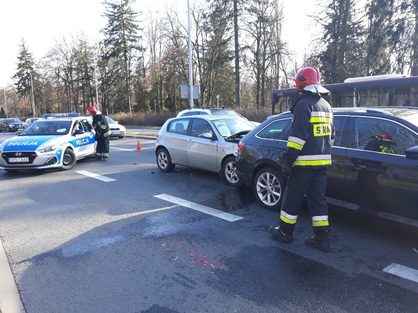 Wypadek 4 samochodów na Kozanowie. Duże utrudnienia