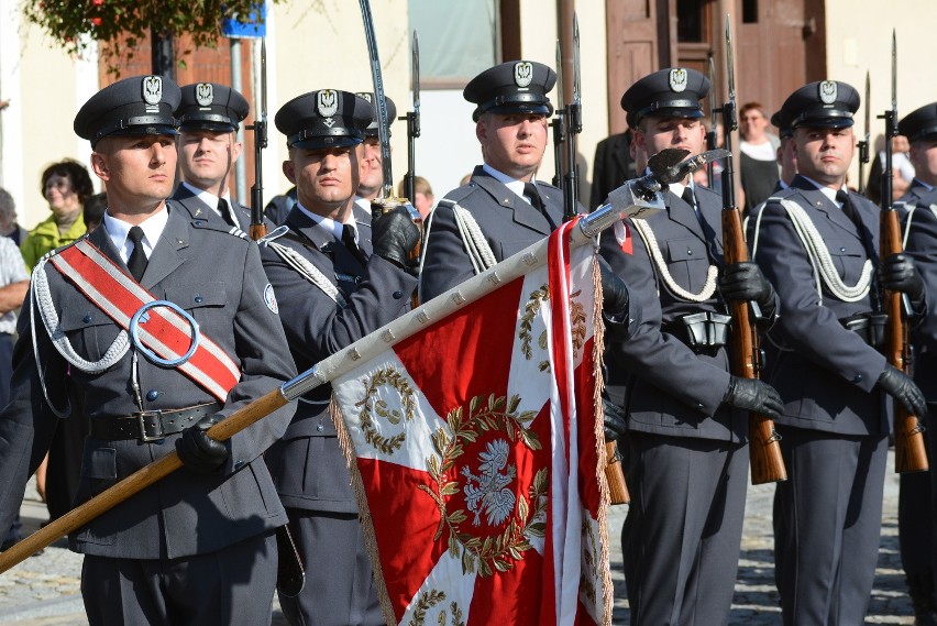 Odsłonięcie pomnika w Ożarowie