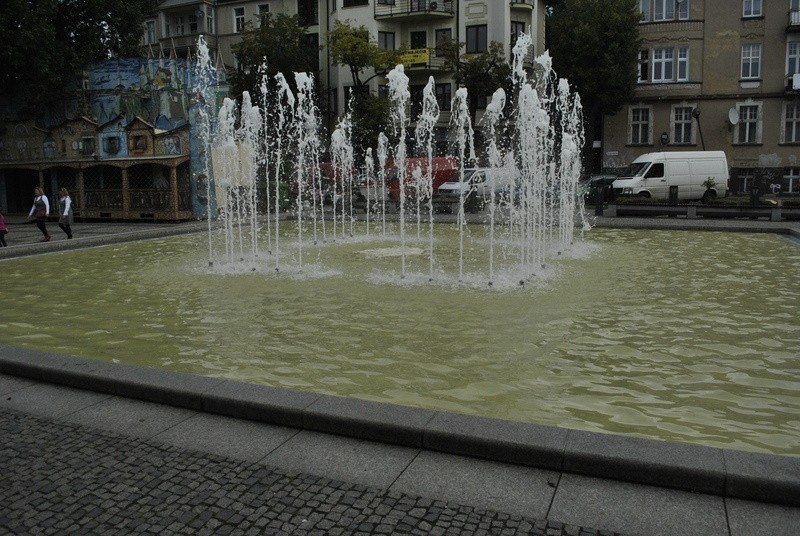 Brudna fontanna przywita turystów?