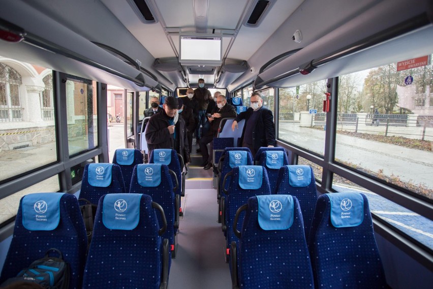Pierwszy przejazd nowych autobusów PKS ulicami Słupska