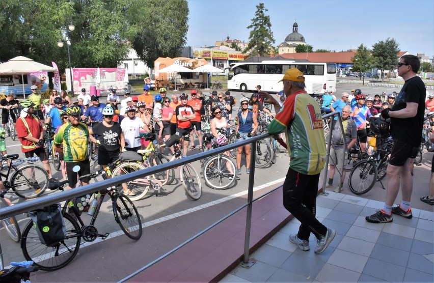Około 160 cyklistów wzięło udział w 10. rodzinnym rajdzie...