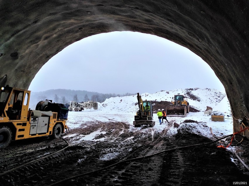 Budowa tunelu w ciągu drogi ekspresowej S3 Bolków - Kamienna...