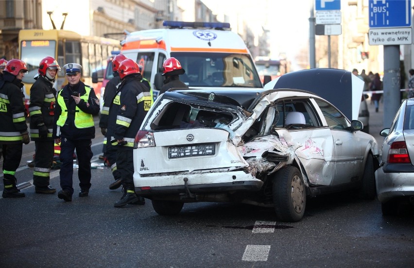 Coraz więcej ofiar śmiertelnych na drogach województwa łódzkiego. Tyle osób zginęło na drogach od początku wakacji. Przerażające statystyki 