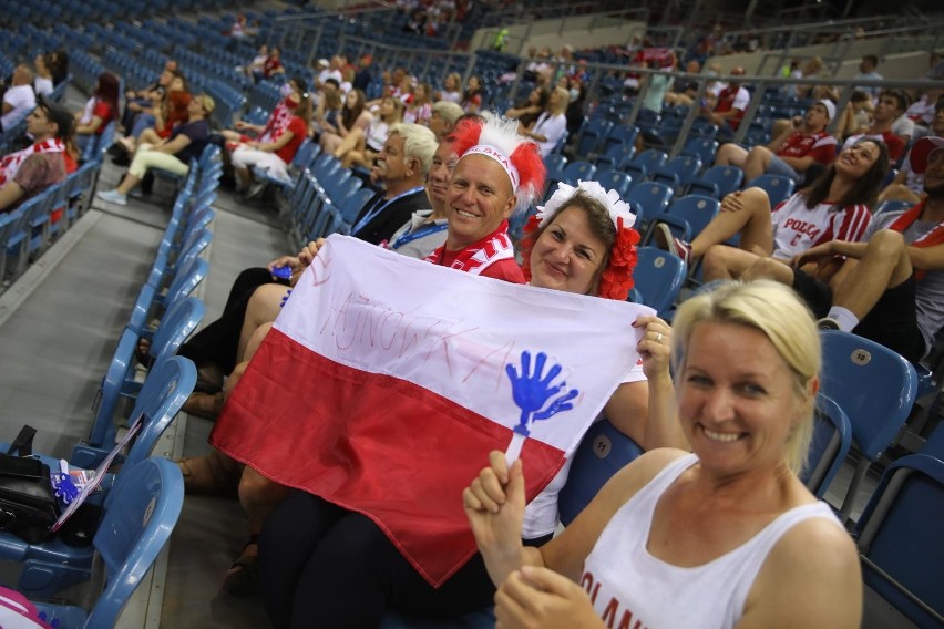 Kibice na trybunach Tauron Areny Kraków podczas meczu Polska...