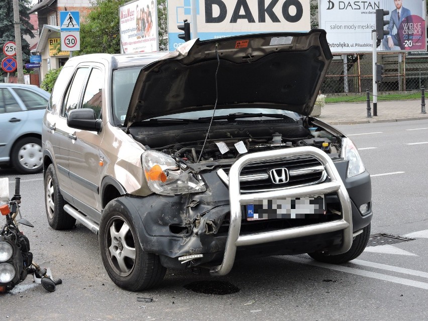 Wypadek przy dworcu PKS. Motocyklista w szpitalu (ZDJĘCIA, WIDEO)