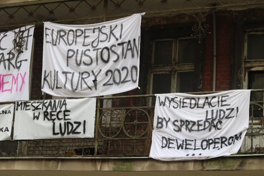 Społeczność skłotu Pandemia protestowała przeciwko sprzedaży...