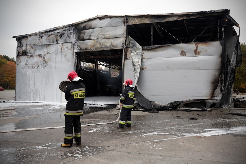 Pożar hali magazynowej w podsłupskich Jezierzycach