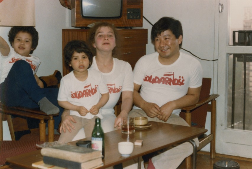 Rodzina Umedów w 1981 roku w Warszawie: Yoshiho Umeda,...