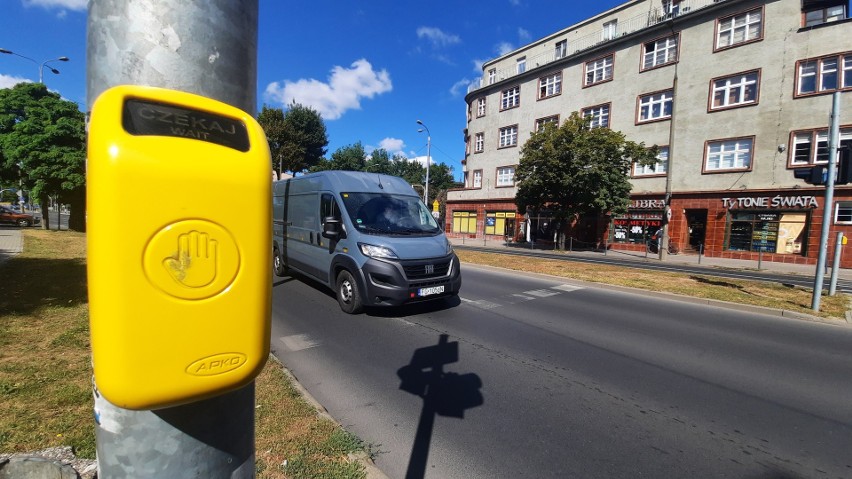 Na przejściu dla pieszych koło łaźni pojawiły się wzbudzacze...