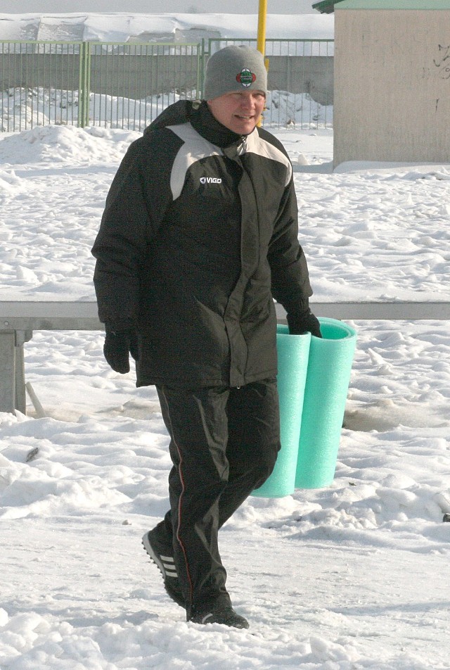 Arkadiusz Grzyb ma 31 lat. Jest wychowankiem Radomiaka Radom. Były zawodnik i trener Iłżanki Kazanów. Od 1 października 2009 roku pierwszy szkoleniowiec Radomiaka.